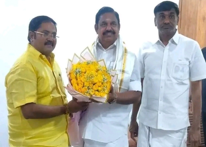 “வேலூரில் திமுகவுக்கு ‘ஷாக்'”.. இபிஎஸ்ஸை சந்தித்து அதிமுகவில் ஐக்கியமான  முக்கிய புள்ளியின் மகன்..பெரும் அதிர்ச்சி …!!!