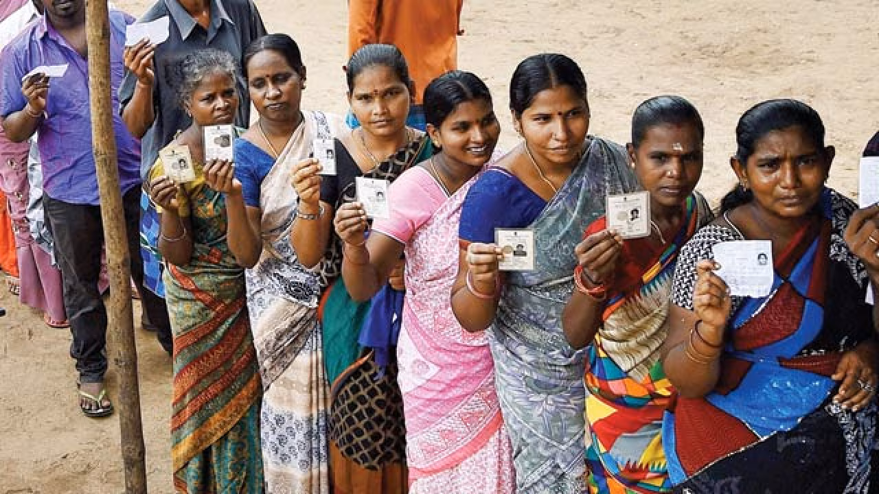 “3 மணிக்கே இவ்வளவு வாக்குப்பதிவா? எகிறும் எதிர்பார்ப்பு!”… அலைமோதும் மக்கள் கூட்டம்… ஜனநாயகத் திருவிழாவின் உச்சக்கட்ட பரபரப்பு..!!!!
