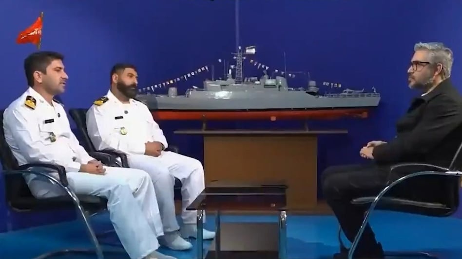 ஈரான்-அமெரிக்கா மோதலால் நடுக்கடலில் அரங்கேறிய ரத்த சரித்திரம்.. 104 வீரர்கள் பலியான துயரம்.. உயிர் பிழைத்த அதிகாரி சொன்ன அதிர வைக்கும் உண்மைகள்..!!