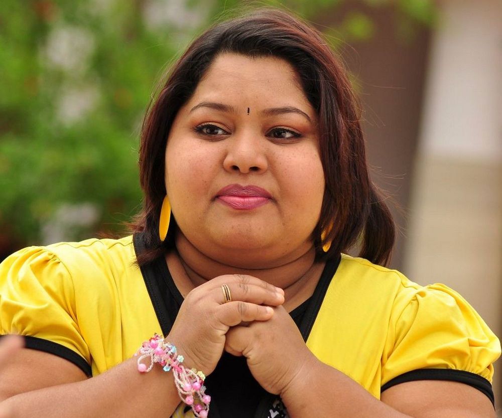 “நம்ம வீட்டுப் பொண்ணுங்க பாதுகாப்பா இருக்கணுமா?” உதயசூரியனுக்கு ஓட்டு போடுங்க…. ஆர்த்தியின் உருக்கமான வேண்டுகோள்….!!