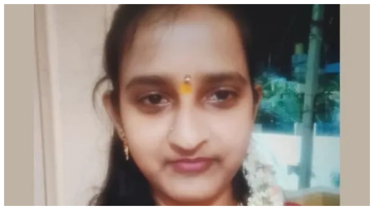 “இந்தக் குற்ற உணர்வோடு என்னால் வாழ முடியாது!”… தற்கொலைக்கு முன் தாய் எழுதிய உருக்கமான வரிகள்?… உறைந்து போன ஊர் மக்கள்..!!!