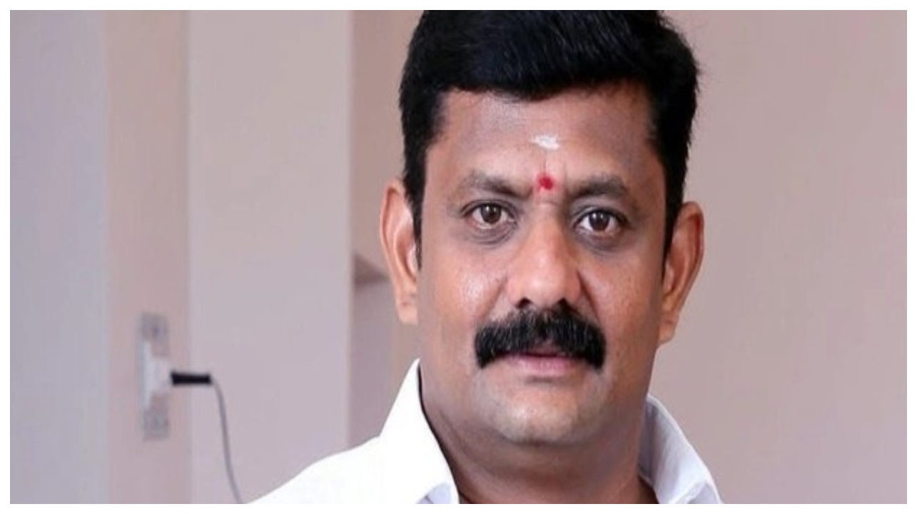 தலைமைக்கே சவாலா?… கட்சி அறிவிக்கும் முன்னே மனு தாக்கல்.. பதவியை பறிகொடுத்த நிர்வாகி… யாருமே எதிர்பார்க்காத ட்விஸ்ட்…!