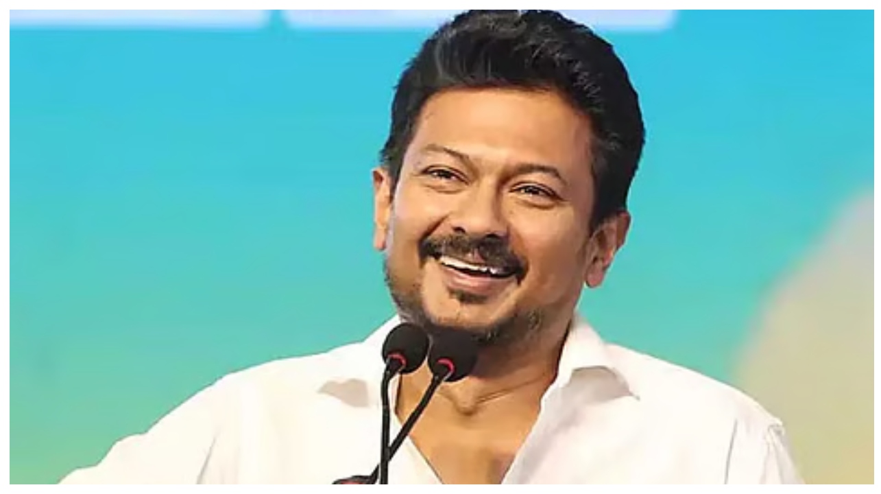 “யார் அந்த ஆளுநர்?”… உதயநிதி போட்ட ஒரு போடு.. முடிவுக்கு வராத ஆளுநர் பதவி சர்ச்சை… ஆடிப்போன அரசியல் களம்…!!!