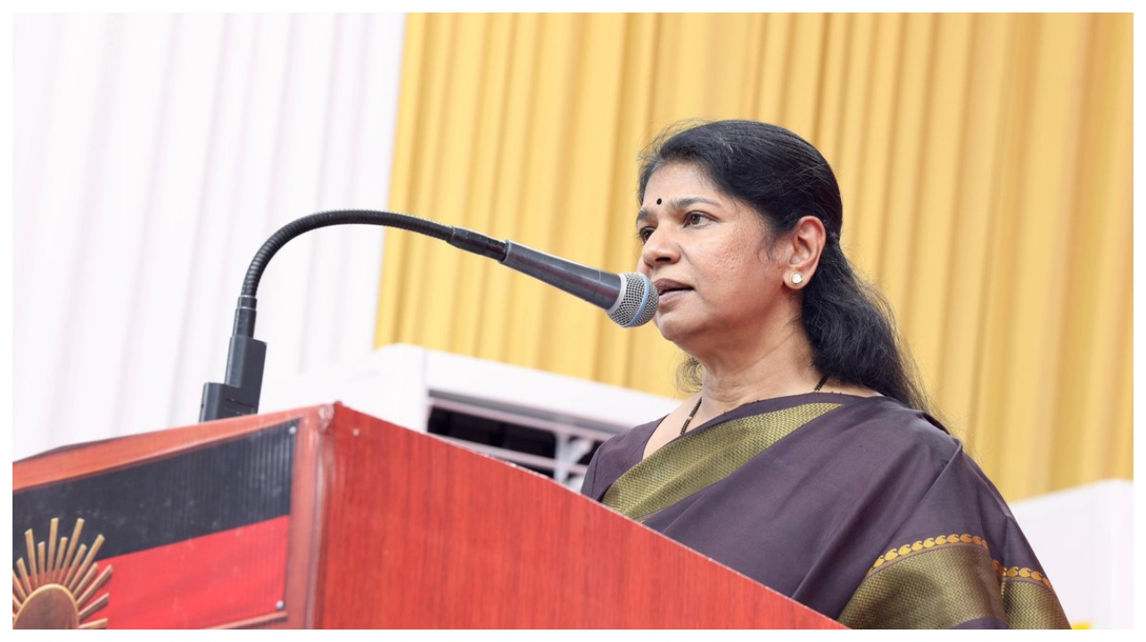 தமிழகத்திற்கு ஆப்பு வைக்கும் மத்திய அரசு?… அமித்ஷா சொன்னது ஒன்னு… மசோதாவில் இருப்பது இன்னொன்னு… நாடாளுமன்றத்தையே அதிரவைத்த கனிமொழியின் கேள்வி…!!!