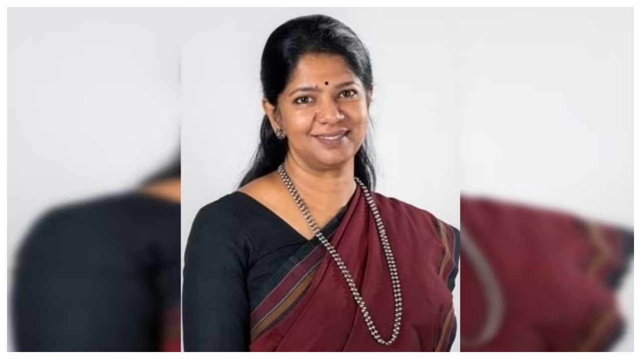 “ஒரே ஒரு கேள்வி”… ஆடிப்போன சபாநாயகர்… நாடாளுமன்றமே ஒரு நிமிடம் ஸ்தம்பித்தது… அப்படி என்ன கனிமொழி சொன்னார் தெரியுமா…?
