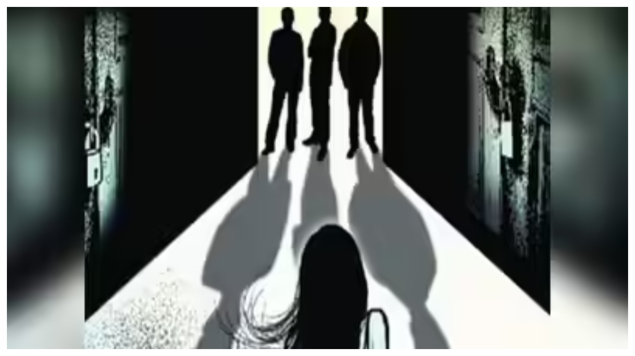 ஒரே ஒரு வீடியோ, 3 வருட நரகம்… மிரட்டி மிரட்டியே பாலியல் வன்கொடுமை… சிறுமியின் வாழ்க்கையை சீரழித்த காமுகர்கள் கைது…!!!