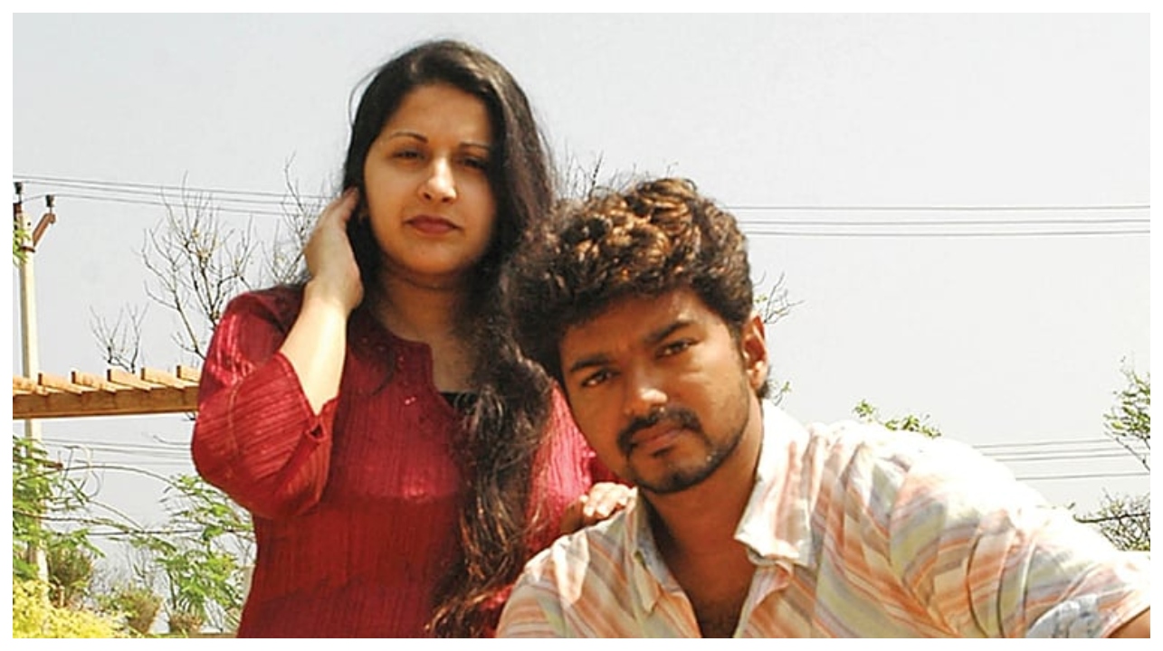 நேரில் வர முடியாது.. வீடியோ காலில் வருகிறேன்… ஜூன் 15-ல் நடக்கப்போவது என்ன?.. அதிரும் கோலிவுட்… முடிவுக்கு வருகிறதா 20 ஆண்டு கால பந்தம்…?