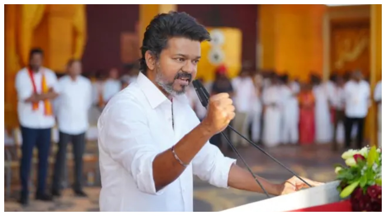அடுத்த முதல்வர் விஜய்யா?..  இணையத்தை அதிர வைக்கும் விஜய்யின் அமைச்சரவை லிஸ்ட்.. 2026 தேர்தல் களம் சூடுபிடிக்கிறது..!!!