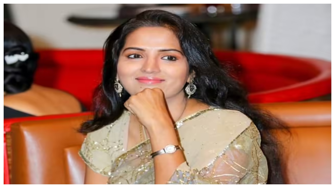 “யார் இந்த பையன்?”.. அப்படியொரு ஆளை நான் பார்த்ததே இல்ல…  தளபதி விஜய்யைப் பற்றி நடிகை சுவாதி சொன்ன ஷாக்கிங் மேட்டர்…  அப்புறம் நடந்தது தான் ட்விஸ்ட்…!!!