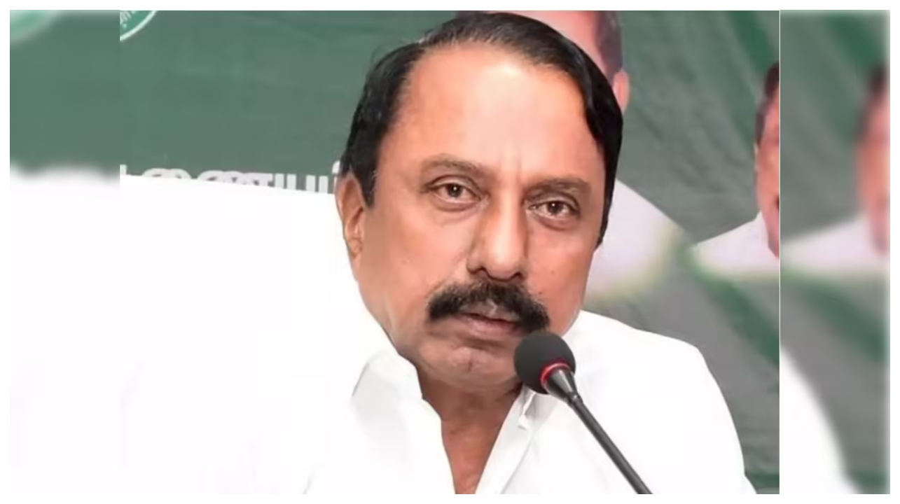 தமிழக அரசியலில் மிகப்பெரிய திருப்பம்… செங்கோட்டையனின் என்ட்ரியால் ஆட்டம் காணும் கோட்டையின் கணக்குகள்… அதிர்ச்சியில் எதிர்க்கட்சிகள்..!!!