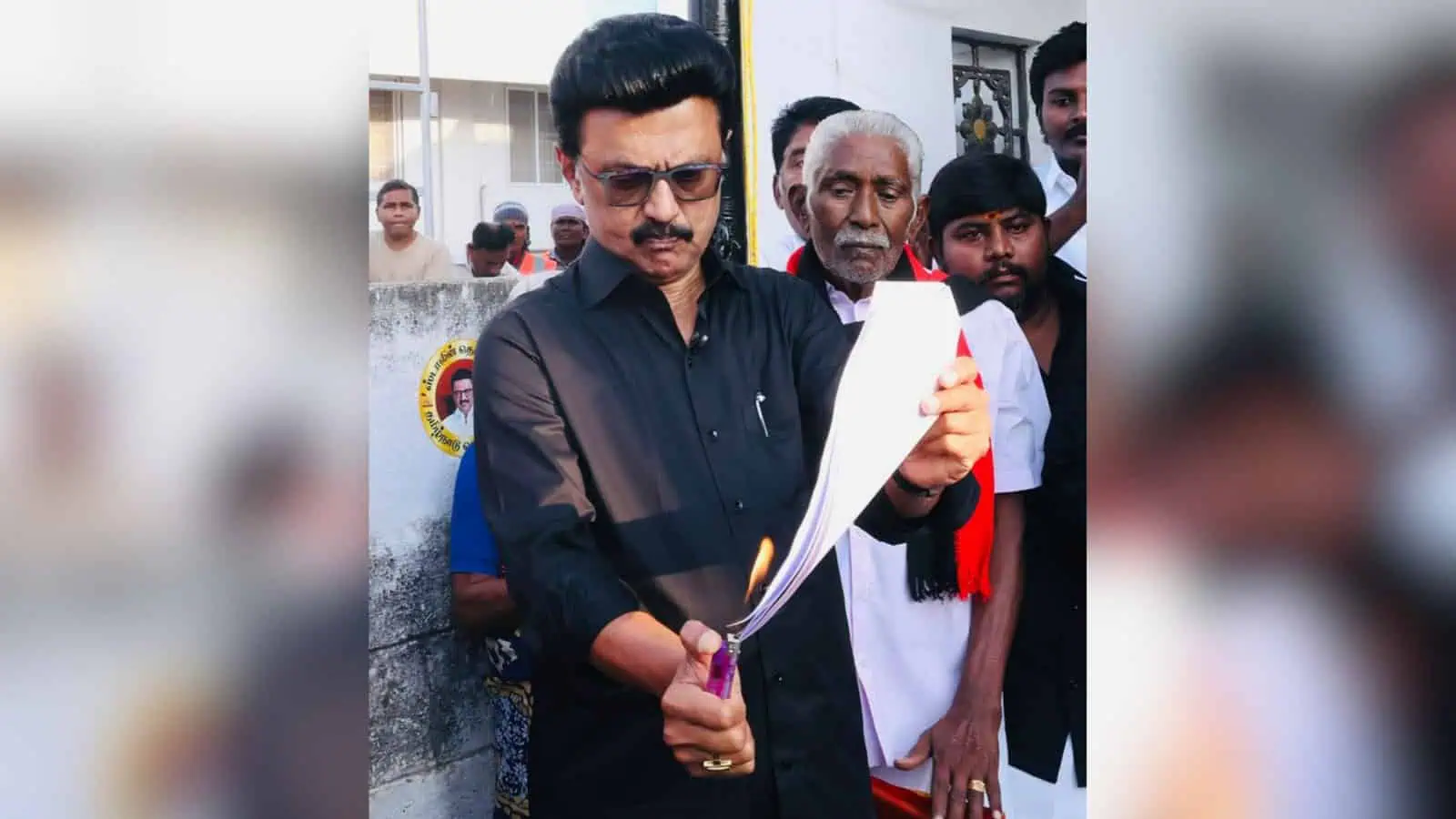 “அதிரும் அறிவாலயம்!”.. அமித் ஷா கொண்டு வந்த மசோதா காலி.. பட்டாசு வெடித்து மாஸ் காட்டும் திமுகவினர்..!!!