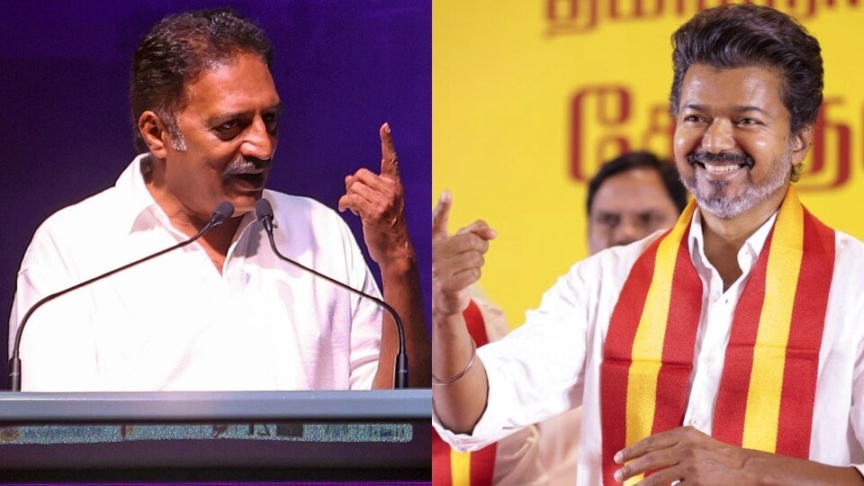 “ஆஸ்கார் வாங்கினா விசில் அடிப்பேன்…. ஆனா நாட்டை தரமாட்டேன்” – விஜய்யை ‘லெப்ட் அண்ட் ரைட்’ வாங்கிய பிரகாஷ் ராஜ்….!!
