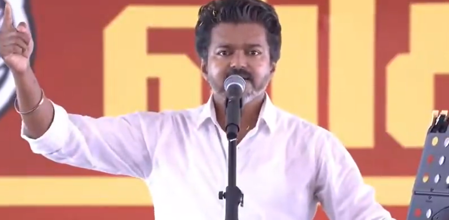 “கரூர் மக்கள்கிட்ட கேளுங்க.. உண்மை தெரியும்!” “மக்களை அம்போன்னு விட்டுட்டு வரவா?” – லேட் விசிட் புகாருக்கு விஜய் கொடுத்த ‘நச்’ பதிலடி.. அதிரும் தேர்தல் களம்..!!