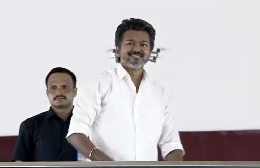 “யாராவது தில்லா சொல்ல முடியுமா….? மக்கள் பணத்துல ஒரு பைசா கூட தொட மாட்டேன்” ஆளுங்கட்சி, ஆண்ட கட்சிக்கு விஜய் நேரடி சவால்….!!