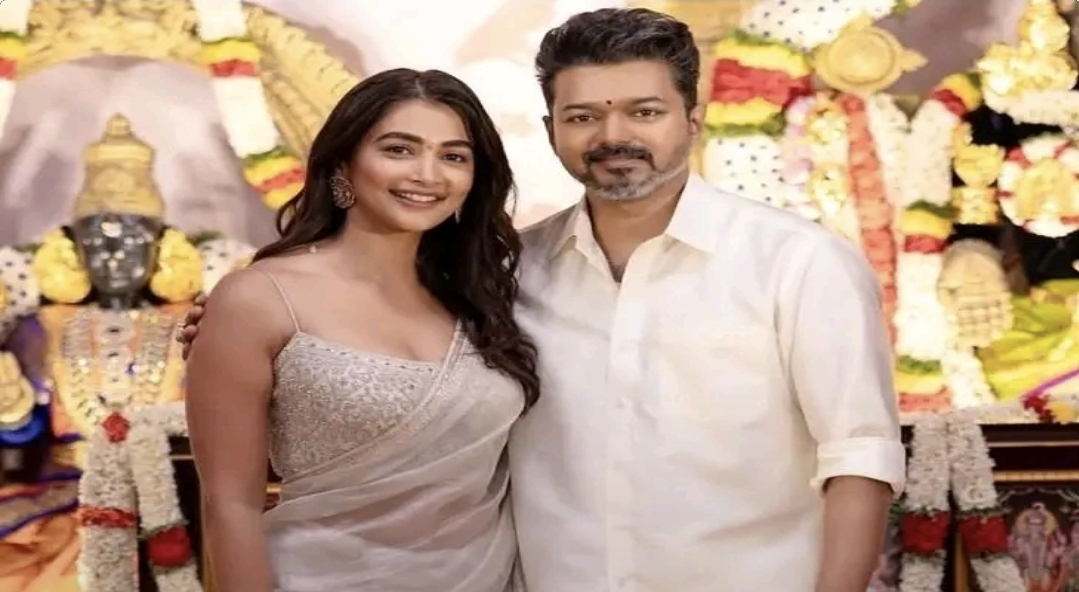 “தளபதியோட கடைசிப் படம்…. தயவுசெஞ்சு தியேட்டர்ல பாருங்க” – பூஜா ஹெக்டேவின் உருக்கமான பதிவு….!!