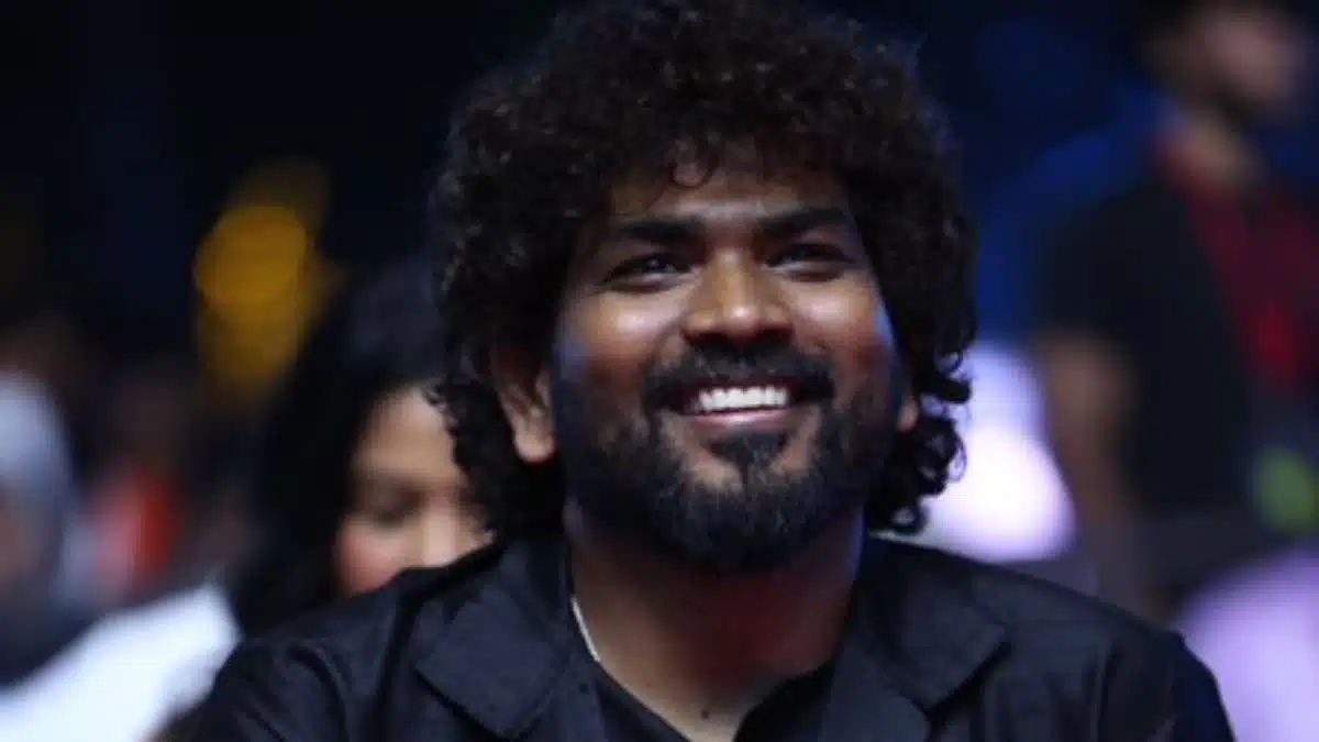 “படம் எப்படி கசிந்தது..?” பாஸ்வேர்ட் போட்டாலும் லீக் ஆகுதா.. ஜன நாயகன் விவகாரத்தில் விக்னேஷ் சிவன் வெளியிட்ட பகீர் தகவல்..!!