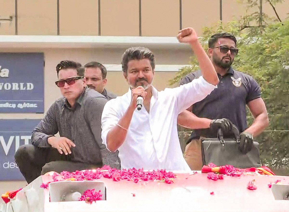 “அனுமதி எல்லாம் ஓகே…. ஆனா 15 ரூல்ஸ் ஃபாலோ பண்ணுங்க” அறந்தாங்கியில் கட்டுப்பாடுகளுடன் களமிறங்கும் விஜய்….!!