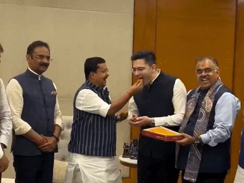 ராகவ் சதாவுக்குக் காத்திருந்த அதிர்ச்சி! “இன்ஸ்டாகிராமில் 14 லட்சம் பேர் அன்ஃபாலோ..  ‘துரோகி’ பட்டம் கொடுத்த ஆம் ஆத்மி..!!!