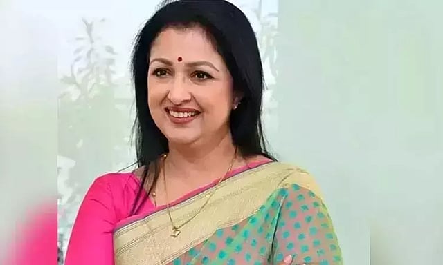 மின்வெட்டு பற்றி பேசும்போதே திடீரெ கரண்ட் கட் ஆனதால் பரபரப்பு..! “ஷாக்கான நடிகை கௌதமி”.. வைரலாகும் வீடியோ..!!
