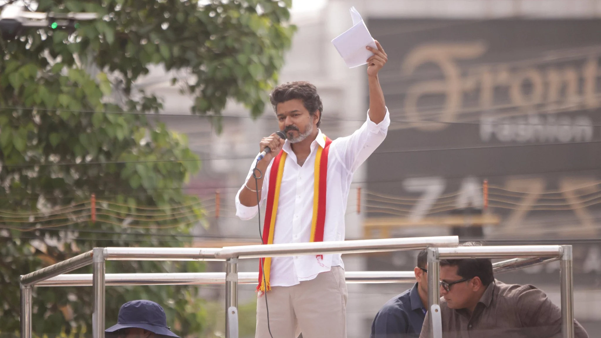 “மக்களே நீங்க தான் எனக்கு நீதி வழங்கணும்!”… மே 4-ல் விசில் சத்தம் கேட்குமா?.. கரூரைச் சுட்டிக்காட்டி ஆக்ரோஷமாகப் பேசிய விஜய்..!!!!