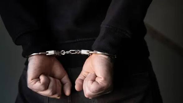 “ஐடி வேலையில் கைநிறைய சம்பளம்!”.. நடுரோட்டில் சில்மிஷம்.. தட்டிக்கேட்டவரை மிரட்டிய வாலிபர்.. போலீஸ் விரித்த வலையில் சிக்கிய இன்ஜினியர்..!!