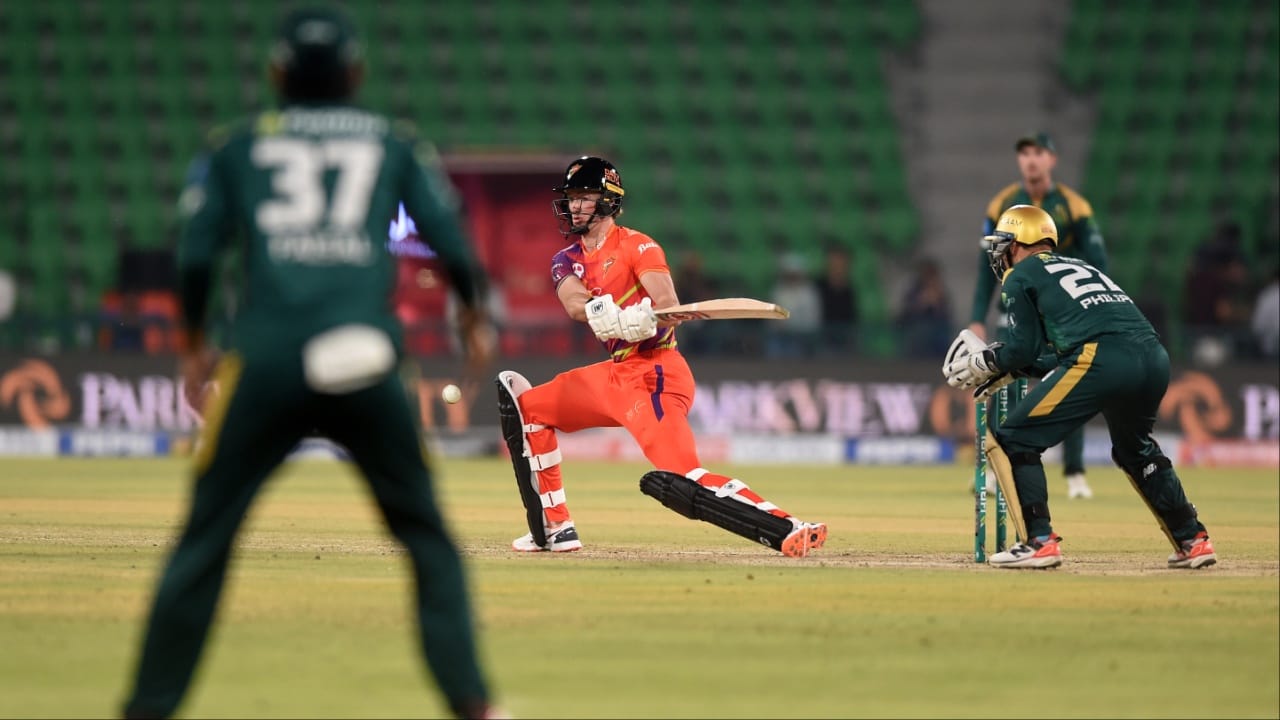 “PSL தொடரின் அதிரடி நாயகன்!”.. ஒரே போட்டியில் ஆட்டத்தையே மாற்றிய டயான் ஃபாரெஸ்டர்.. அடுத்த ஏலத்தில் கோடிகளைத் தூக்கப் போவது இவர்தானா..?