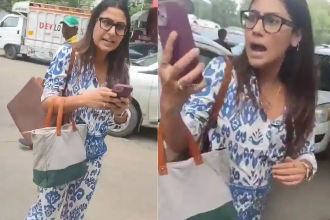 கார் ஓட்டுநருடன் நடுரோட்டில் மல்லுக்கட்டிய பெண் பயணி…. சிஎன்ஜி நிலையத்தில் நடந்த பகீர் சம்பவம்… வைரலாகும் வீடியோ..!!