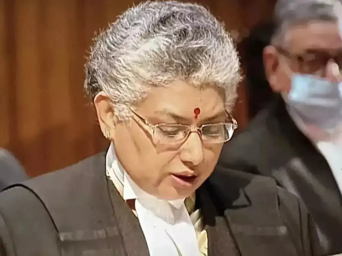 “சம்பளம் ஏறியும் பேராசைப்பட்டால் வெளியே போங்க!”.. நீதிபதிகளுக்கே எச்சரிக்கை விடுத்த உச்ச நீதிமன்ற நீதிபதி..!!