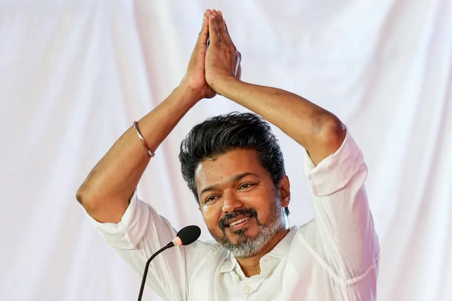 “இன்ஸ்டாகிராம் செல்வாக்கு மே 4-ல் பலிக்குமா?” விஜய் அலையில் சிக்கிய தமிழக அரசியல்…. முடிவுகளைப் புரட்டிப் போடுமா இளைஞர் படை….?