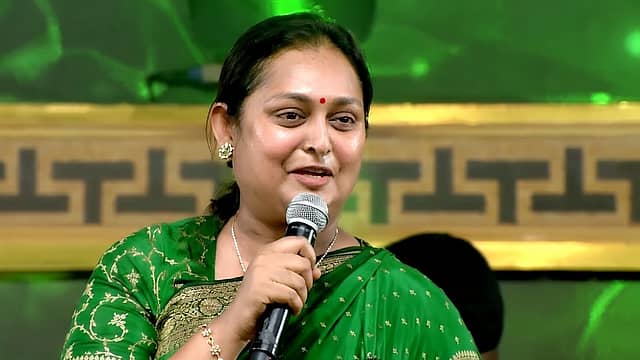 “அப்பா பேச்ச கேட்டு வெளில வந்த மகன்” சரத்குமார் கேரக்டருடன் அன்புமணியை லிங்க் செய்த அதிமுக நட்சத்திர பேச்சாளர்…. வைரலாகும் வீடியோ….!!