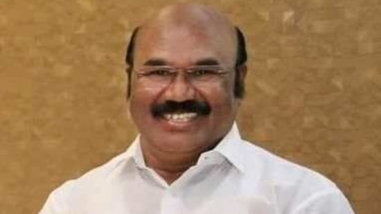 மக்களுக்கு ₹10,000 காசோலை கூப்பன் விநியோகம்….? சிக்கிய ஜெயக்குமார் கையெழுத்து…. திமுக – அதிமுக மோதலால் பரபரப்பு….!!