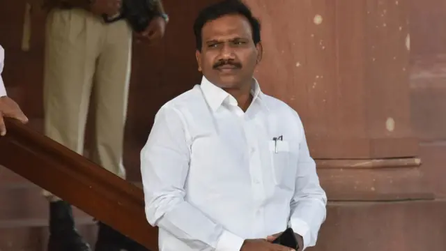 “செய்வதெல்லாம் செய்துவிட்டு சனநாயகமா.?”  இப்படி பேசிட்டு நியாயம் பேசலாமா .? விசிக பொருளாளர் போட்ட அதிரடி போடு.. ஷாக்கில் திமுக..!!