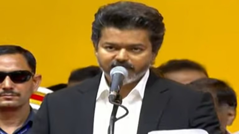 தமிழகத்தில் விஜயின் சர்க்கார் தொடங்கியது…! நான் தேவ தூதனோ மன்னர் பரம்பரையோ அல்ல…! எனக்கும் பசினா என்னன்னு தெரியும்… CM உருக்கம்…!!