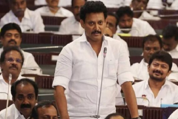 Breaking: “இப்போதைக்கு ஸ்கூல் திறக்காதீங்க”.. வெயில் கொடுமையால் பள்ளி திறப்பை தள்ளிவைக்க அன்பில் மகேஷ் அதிரடி கோரிக்கை..!!!!