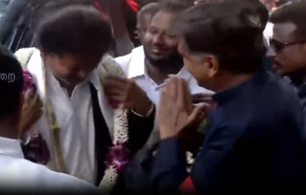 Breaking: “வைகோவை நேரில் சந்தித்த முதல்வர் விஜய்!”… காலில் விழுந்து வாங்கிய ஆசிர்வாதம்.. தமிழக அரசியலில் அடுத்தடுத்த ட்விஸ்ட்..!!!!