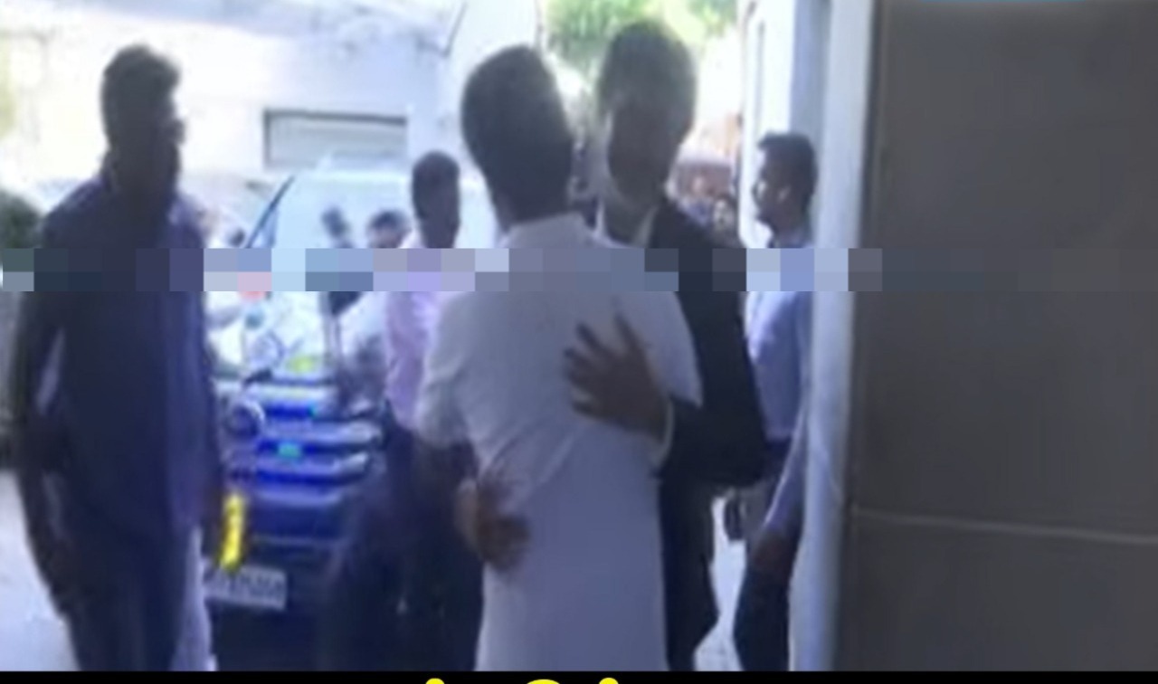Breaking: “தமிழக அரசியலில் புதிய சரித்திரம்!”.. முதல்வர் விஜயை கட்டி அணைத்து வரவேற்ற உதயநிதி… அதிரவைக்கும் மெகா சந்திப்பு…!!
