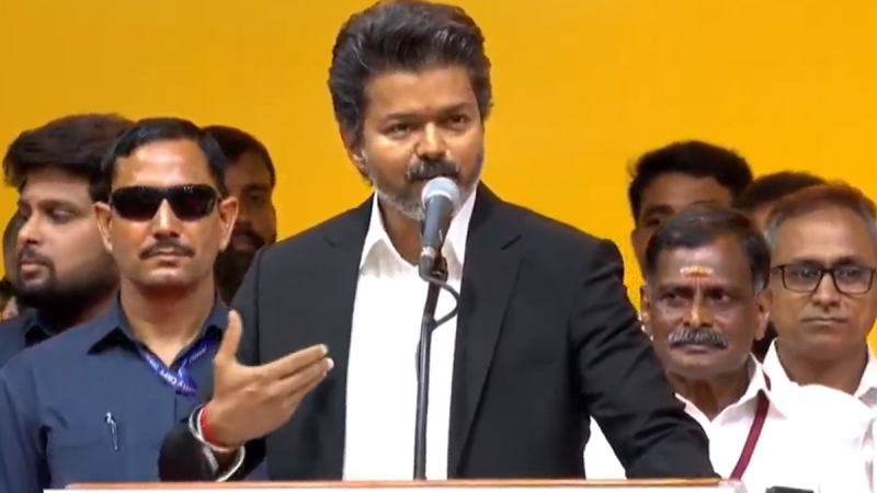 “10 லட்சம் கோடி கடன்.. முதல்ல வெள்ளை அறிக்கை வரும்! – தவறு செஞ்சா எவனா இருந்தாலும் விடமாட்டேன்! – கோட்டையில் முதல்வர் விஜய் அதிரடி..!!