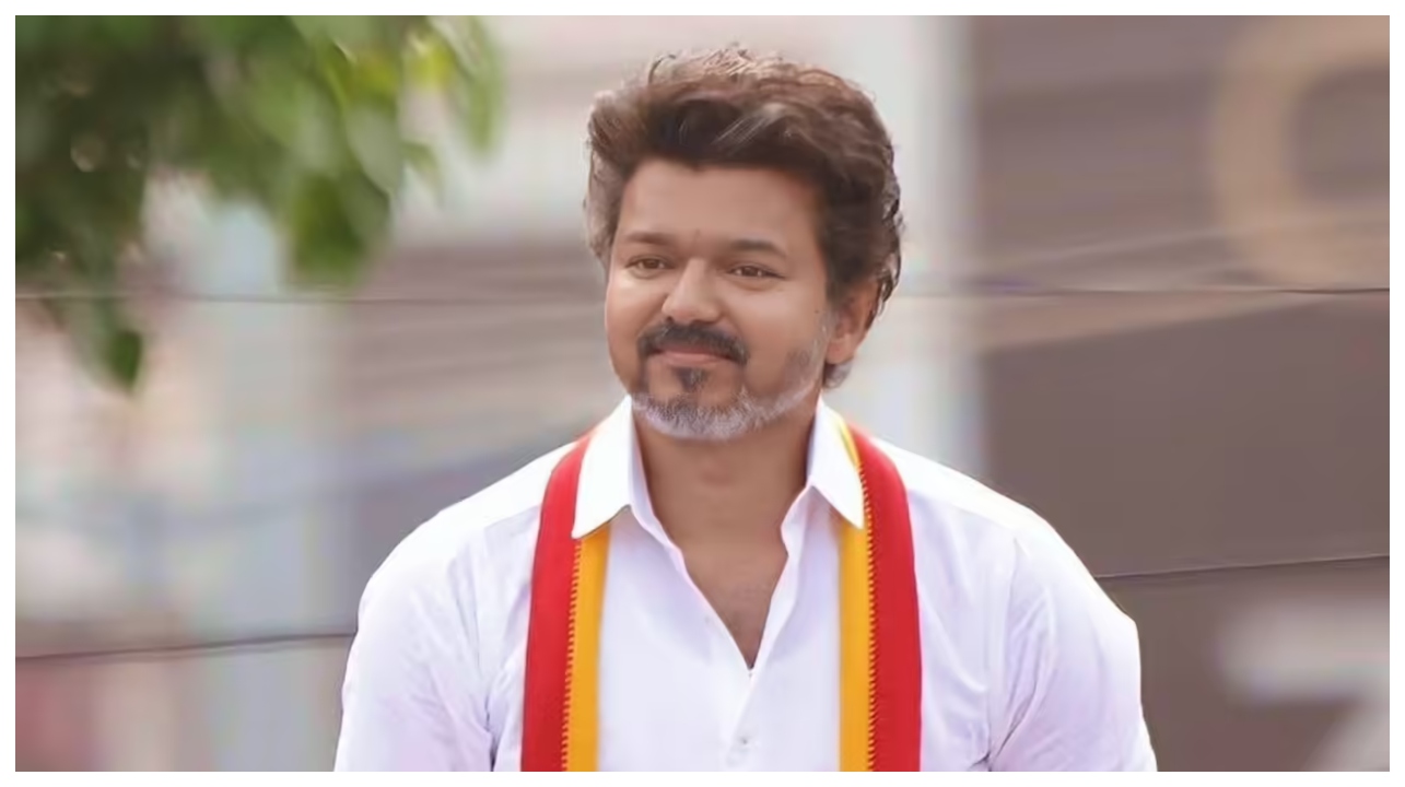 “விஜய்க்கு சேரும் கூட்டம் வெறும் திரையரங்கு கூட்டமே தவிர, அது வாக்குகளாக மாறாது”… 106 தொகுதிகளில் தவெக முன்னிலை.. யாருமே எதிர்பார்க்காத மெகா ட்விஸ்ட்…!!!