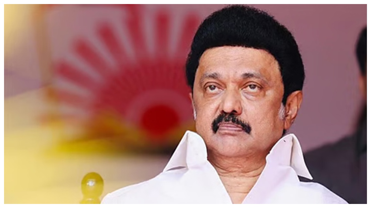 ஷாக் நியூஸ்… அமைச்சர்கள் அறையில் இருந்து அதிரடியாக தூக்கப்பட்ட பொருட்கள்..  பதவியை ராஜினாமா செய்த கையோடு ஸ்டாலின் எடுத்த அதிரடி முடிவு…!!!