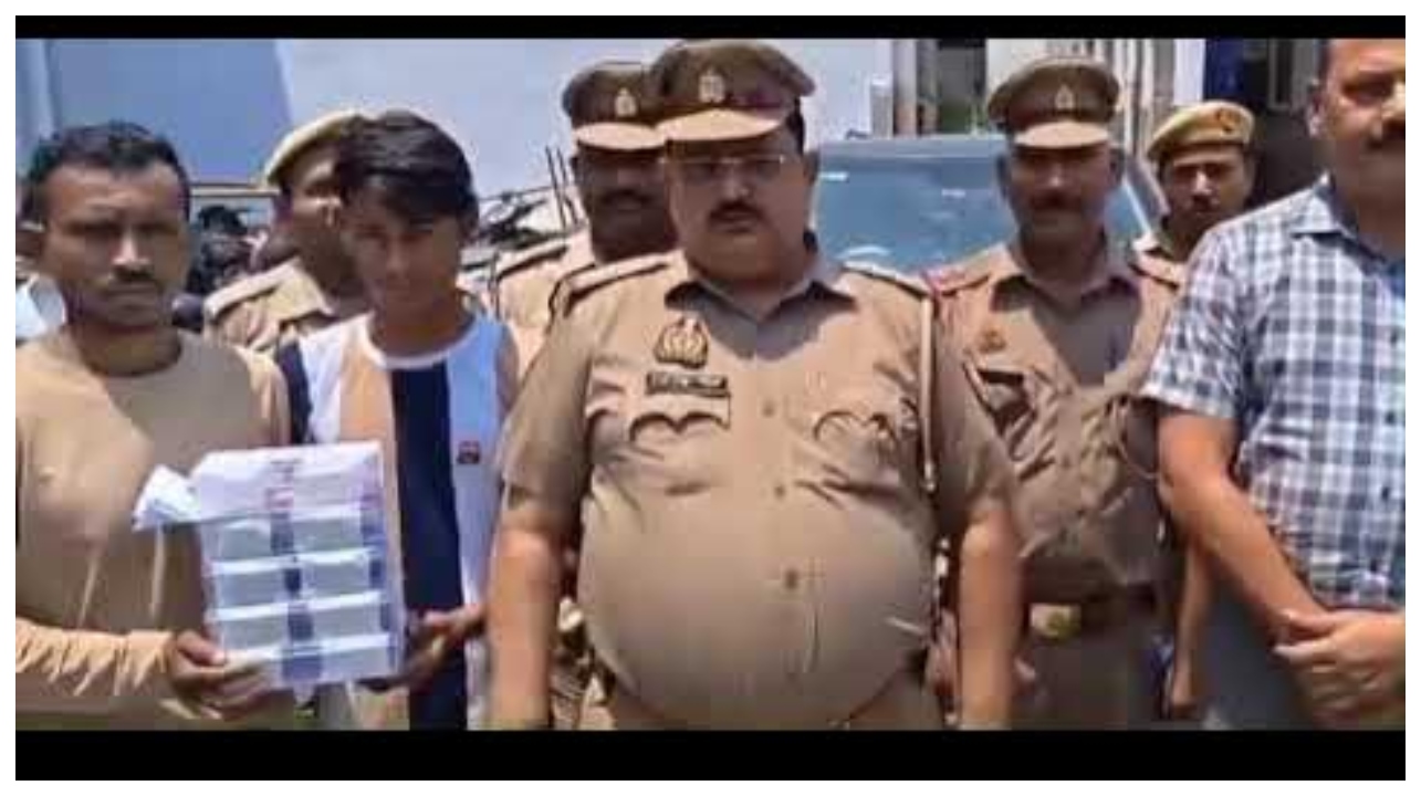 “அடப்பாவமே.. 10 வருஷமா ரயிலில் ஆட்டம் காட்டிய கொள்ளையன்… பிரயாக்ராஜ் போலீஸ் செய்த காரியம்.. வீடியோவை பார்த்து ஷாக்கான நெட்டிசன்கள்..!!!