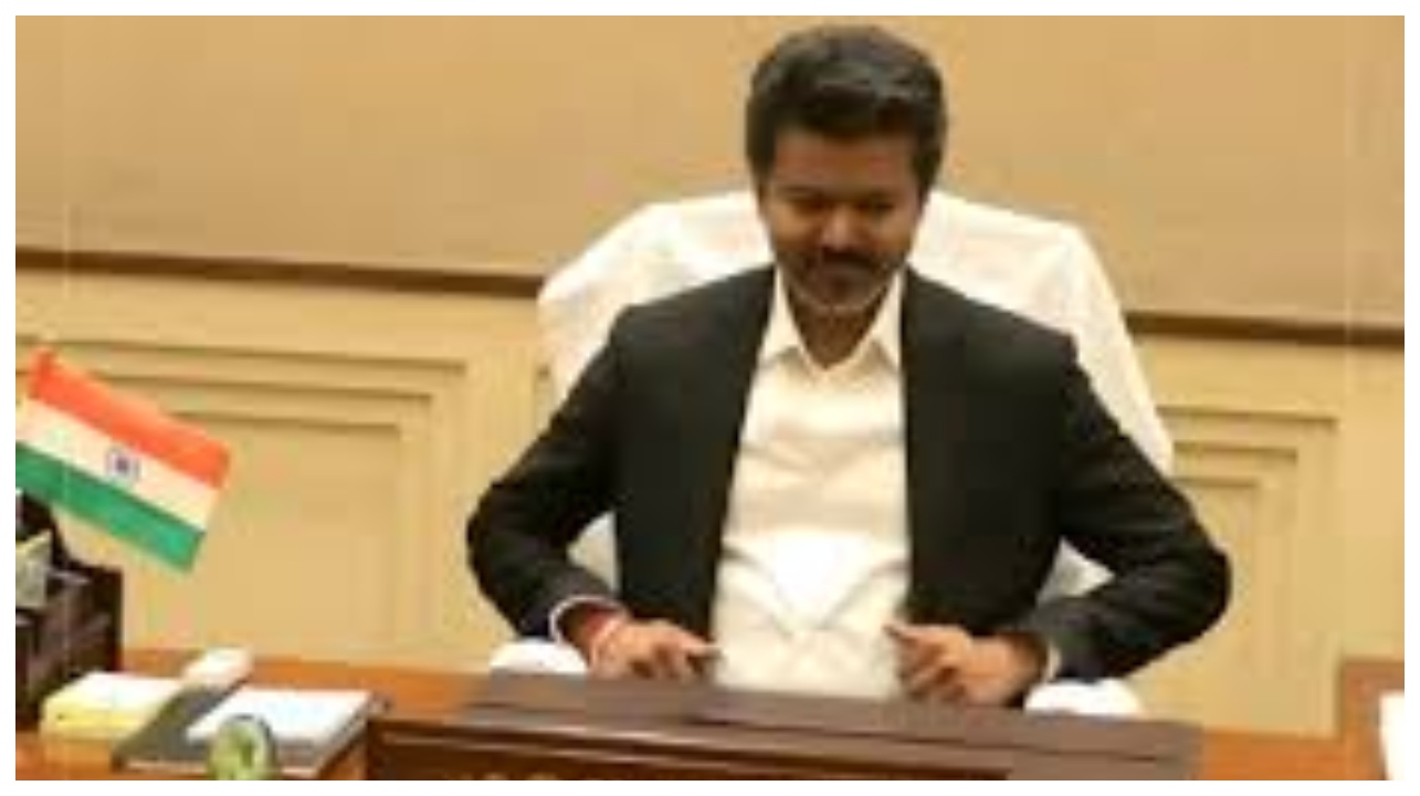 “அதிகார பந்தாவுக்கு இனி இடமில்லை”… பல வருட ‘டவல்’ கலாசாரத்திற்கு முற்றுப்புள்ளி வைத்த விஜய்.. நெகிழ்ந்து போன அரசு ஊழியர்கள்…!!!