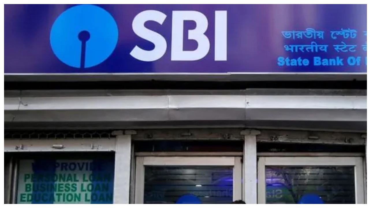 SBI ஊழியர்களின் திடீர் போராட்டம்… 4 நாட்கள் வங்கி சேவை பாதிப்பு – சிக்கலில் சிக்கப்போகும் வாடிக்கையாளர்கள்…!!!