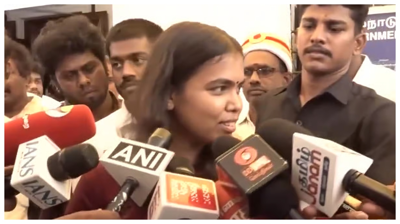 அமைச்சர் கீர்த்தனாவின் அதிரடிப் பேச்சு… தனிப்பட்ட விஷயங்களை வைத்து அரசியல் செய்பவர்களுக்கு எச்சரிக்கை…!!!