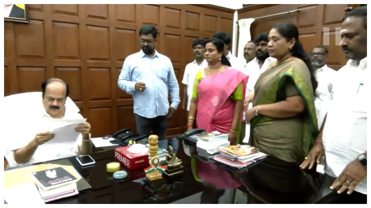 “அதிமுகவை அதிர வைத்த அடுத்தடுத்து 3 ராஜினாமாக்கள்”… தவெக-வில் இணையத் துடிக்கும் எம்.எல்.ஏ-க்கள்.. அரசியலில் பரபரப்பு..!!!
