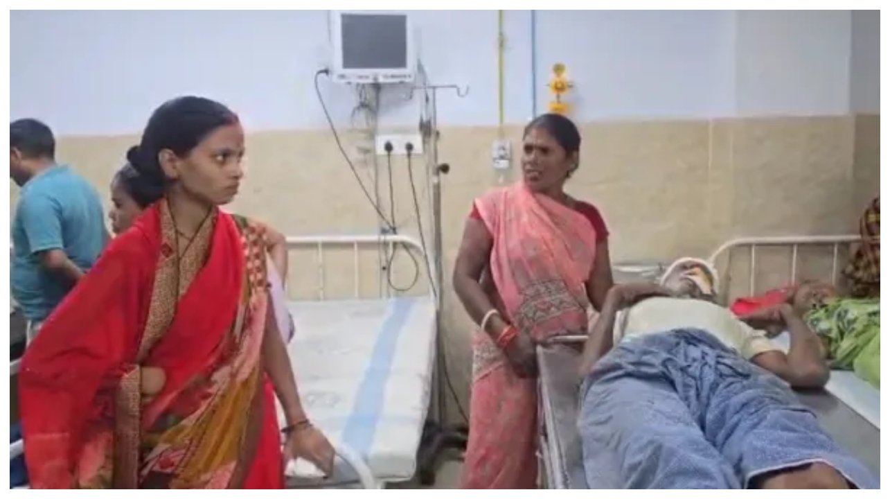பெற்றோர் செய்த ‘அந்த’ விஷயத்தால் ஆத்திரத்திரமடைந்த மகன் செய்த கொடூரம்… மருமகள் மீது சந்தேகம்.. குடும்பத்தையே சிதைத்த மூடநம்பிக்கை…!!!