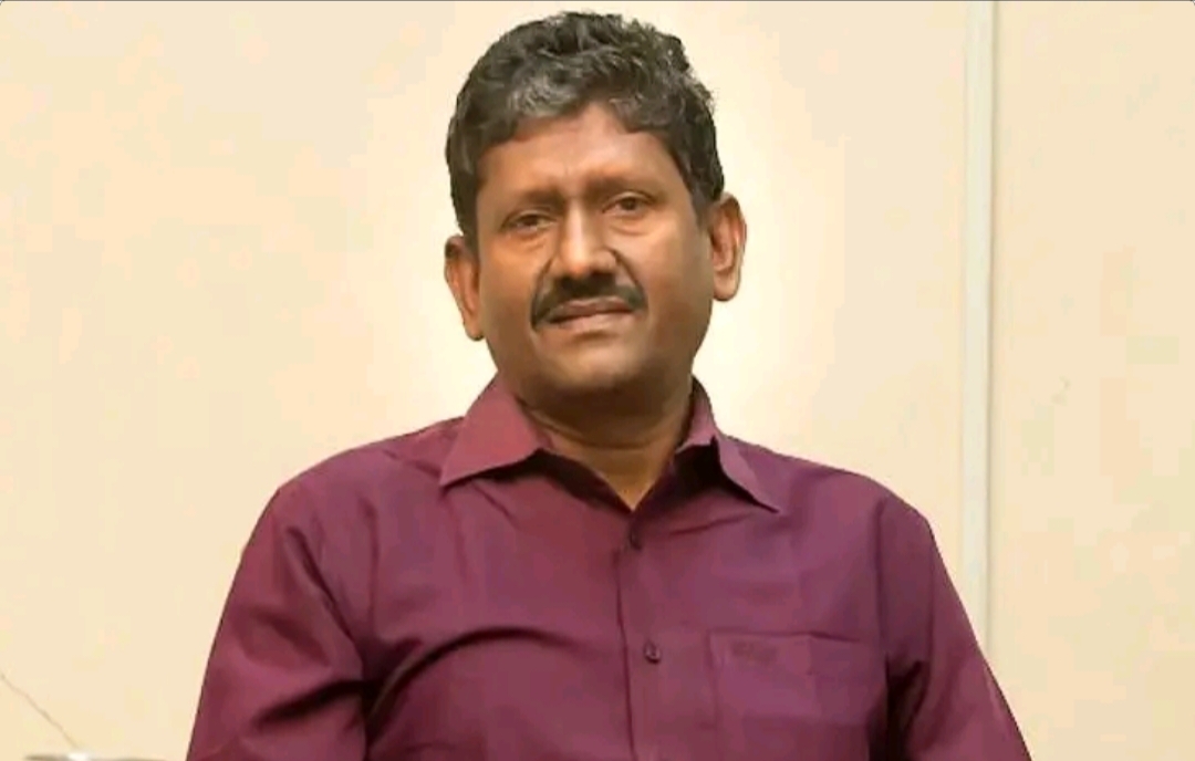 “தளபதியின் தளபதியாகிறாரா சகாயம்? திருச்சி கிழக்கு தொகுதியில் கிளம்பும் புதிய புயல்.. விஜய் போட்ட பலமான கணக்கு.. ஆடிப்போயுள்ள எதிர்க்கட்சிகள்..!!”
