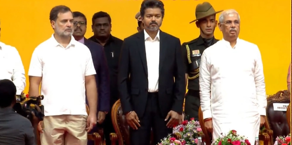 Breaking: முதல் முறையாக வந்தே பாரதத்துடன் தொடங்கப்பட்ட அரசு நிகழ்ச்சி…! தேசிய கீதத்திற்கு பின் தமிழ்த்தாய் பாடலுடன் முதல்வர் பதவி ஏற்பு விழா..!!!