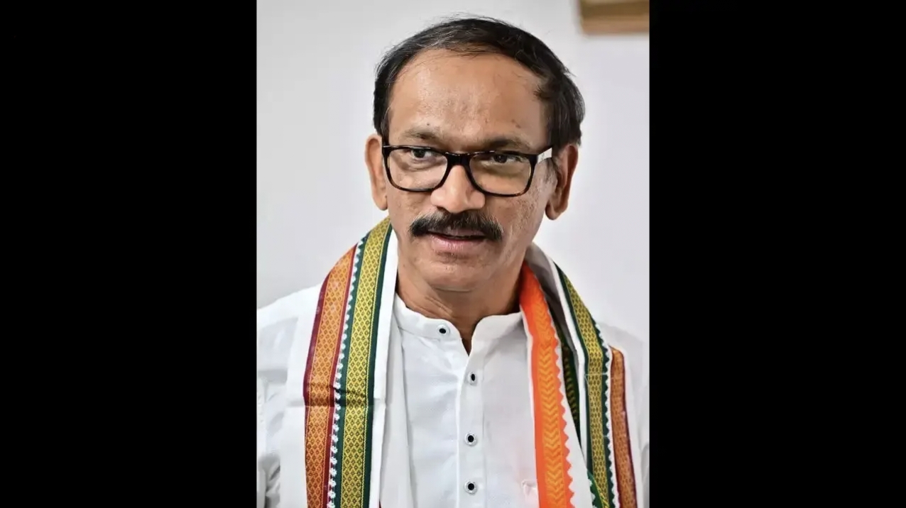 “இந்த அரசின் ஒரு அங்கமாக காங்கிரஸும் உள்ளது!”.. நிதி நிலைமை குறித்து முதலமைச்சர் விஜய் வெள்ளை அறிக்கை வெளியிடுவது சிறப்பானது.. கிரிஷ் சோடங்கர் பாராட்டு..!!