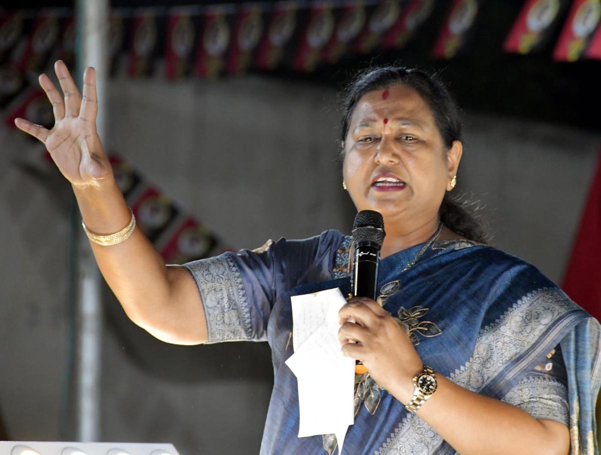 “தமிழகத்தில் தொடர் மின்வெட்டு!”.. மக்கள் போராட்டம் தீவிரம்… அரசுக்கு பிரேமலதா விஜயகாந்த் அவசர கோரிக்கை..!!!!