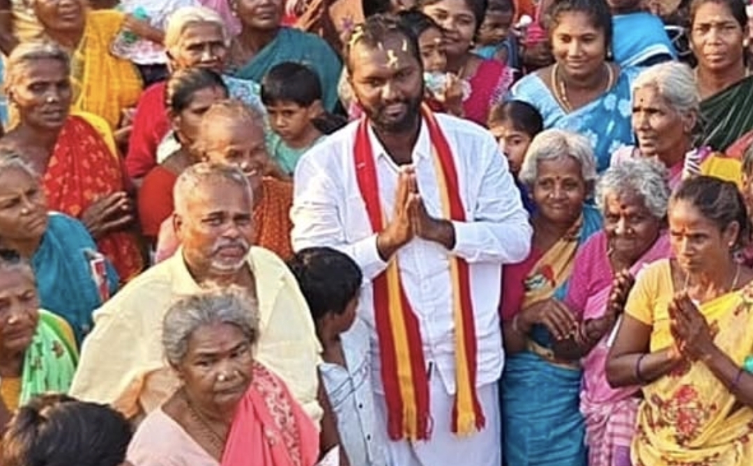 39% வாக்குகள்…. கே.வி.குப்பத்தில் தளபதியின் மாஸ் என்ட்ரி” – ஆளுங்கட்சி மற்றும் எதிர்க்கட்சி கோட்டையைத் தகர்த்தெறிந்த தவெக….!!
